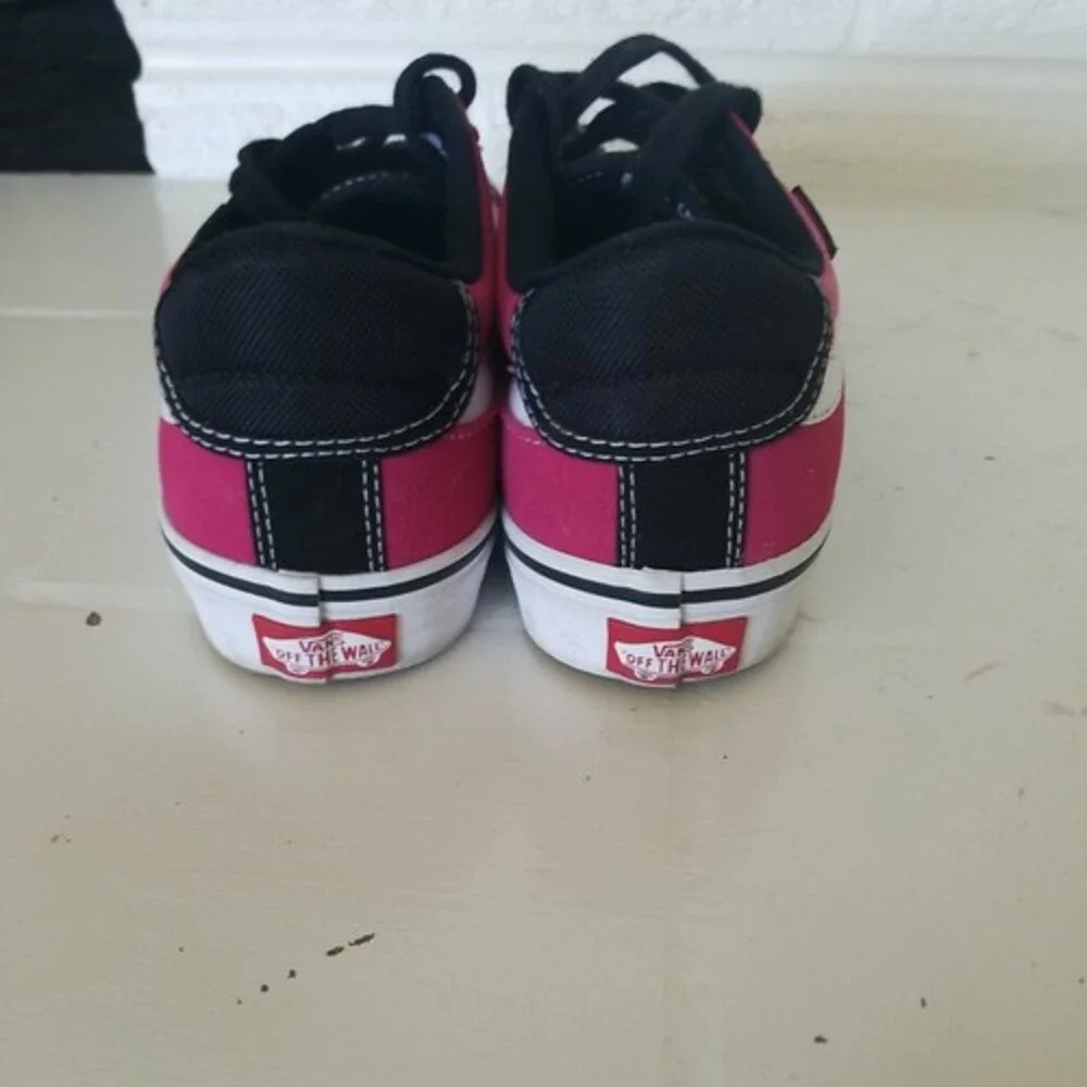 Vans Black White Magenta Skate Shoes Pink Trujillo youth size 6 EUC boys girls